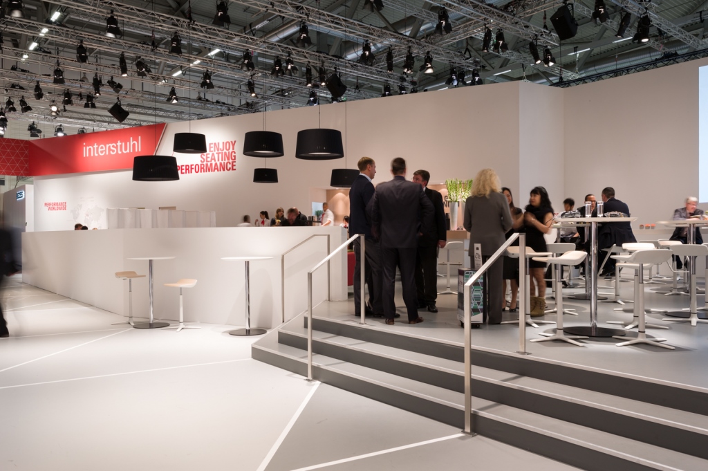 Барные стулья и столы KINETICis5 на мебельной выставке Orgatec 2014